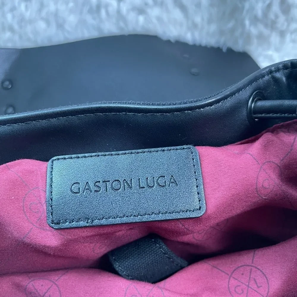 Gaston Luga Unisex Black canvas Laptop Large Backpack Water-Resistant